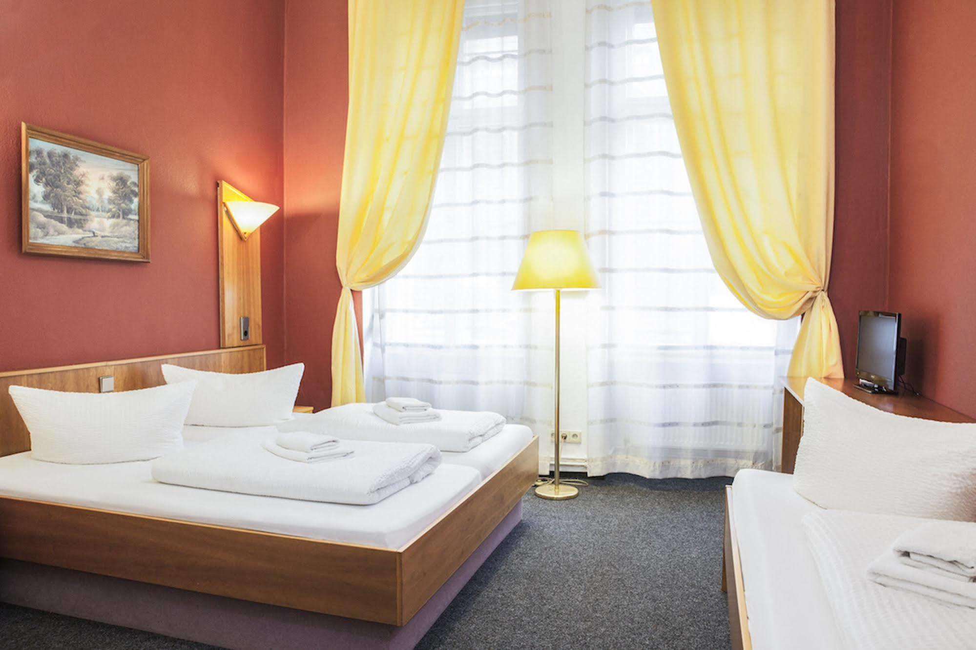 ברלין Hotel Pension Insor מראה חיצוני תמונה