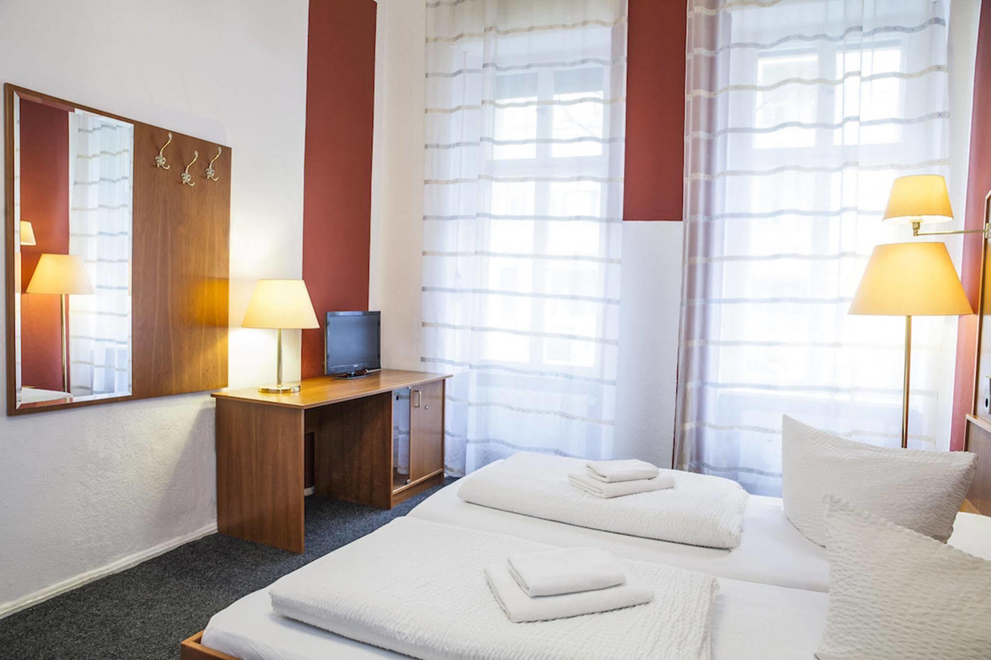 ברלין Hotel Pension Insor מראה חיצוני תמונה