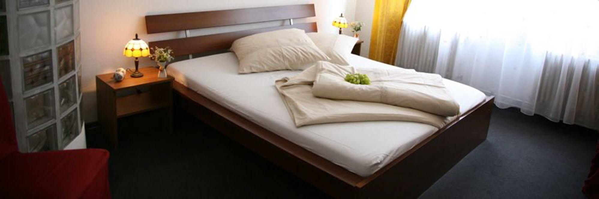 ברלין Hotel Pension Insor מראה חיצוני תמונה