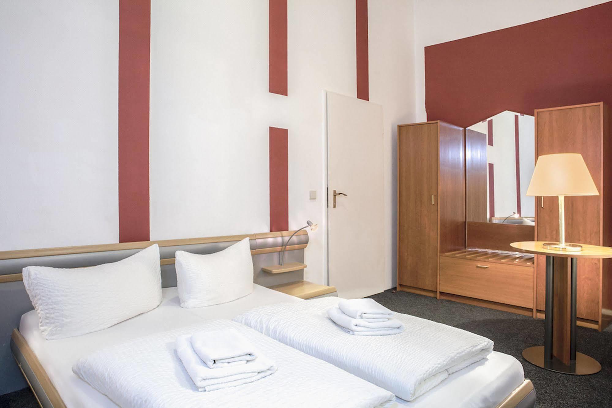 ברלין Hotel Pension Insor מראה חיצוני תמונה
